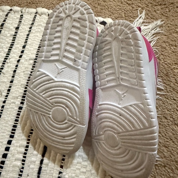 Toddler Air Jordan 1 Low TD – Pink/White - Picture 6 of 6